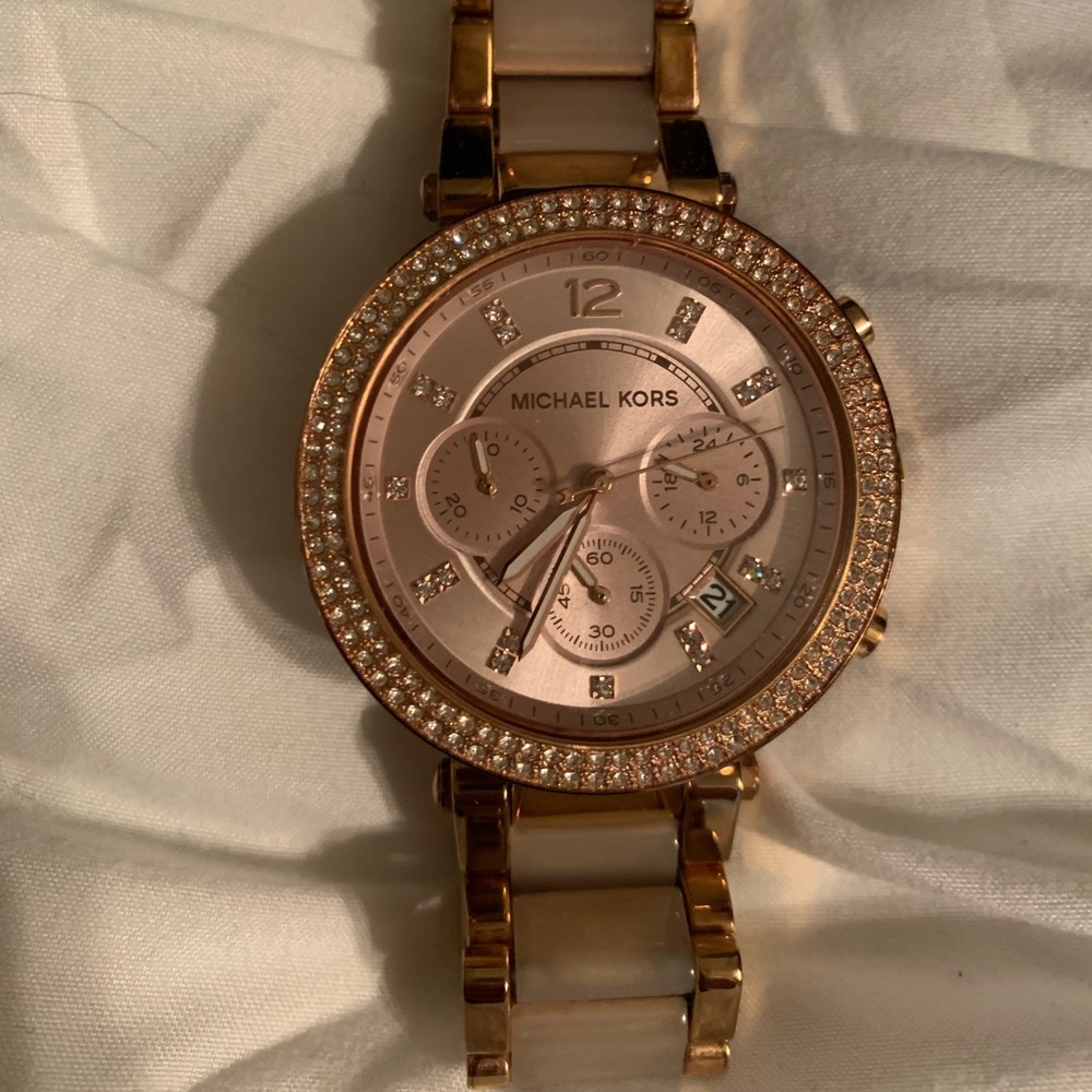 Like new rose gold Michael Kors watch